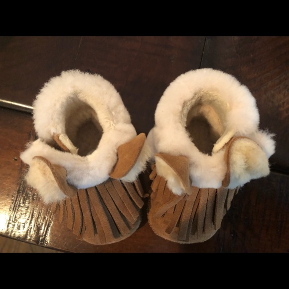 infant uggs size 6